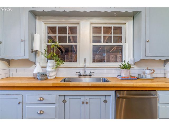 3515 N Baldwin St, Portland, OR 97217