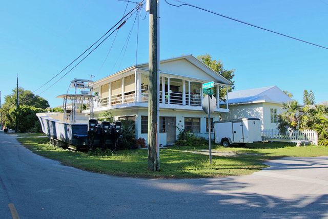 203 Tarpon Street, Key Largo, FL 33070