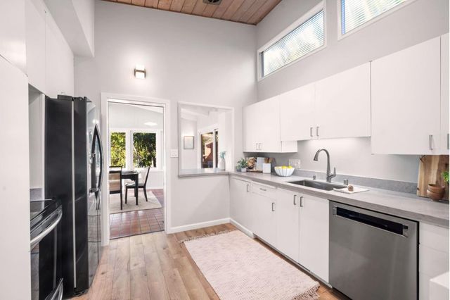 5914 Zinn Drive, Oakland, CA 94611