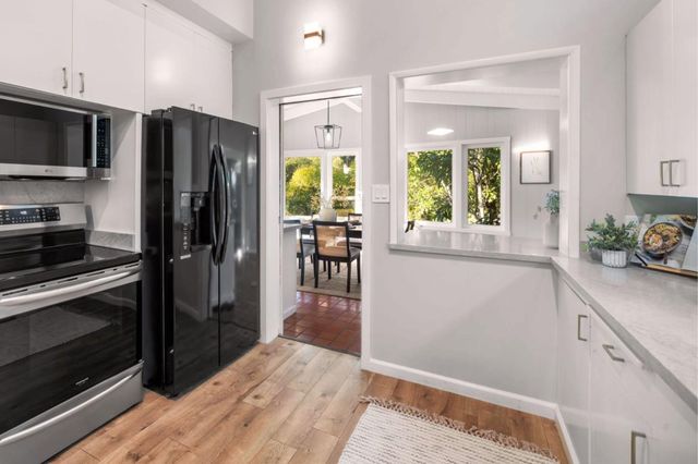 5914 Zinn Drive, Oakland, CA 94611