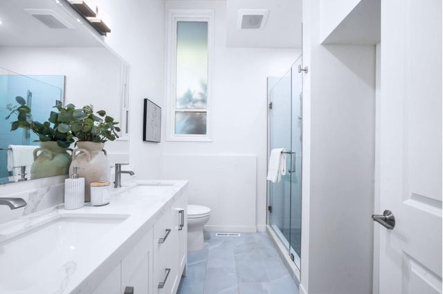 5914 Zinn Drive, Oakland, CA 94611