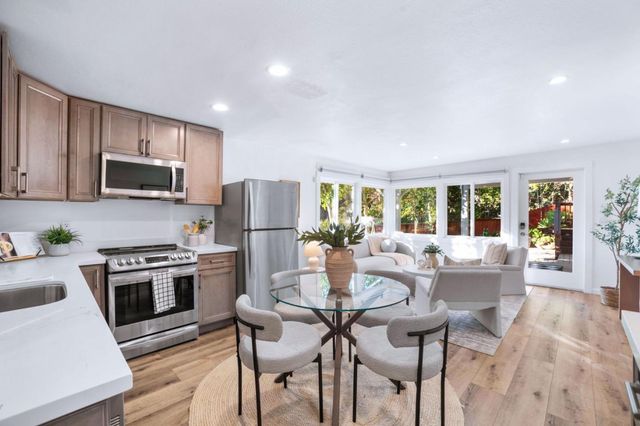 5914 Zinn Drive, Oakland, CA 94611