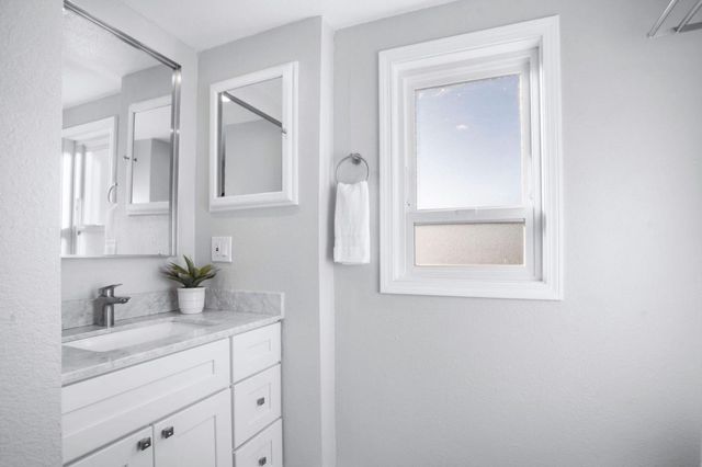 5914 Zinn Drive, Oakland, CA 94611