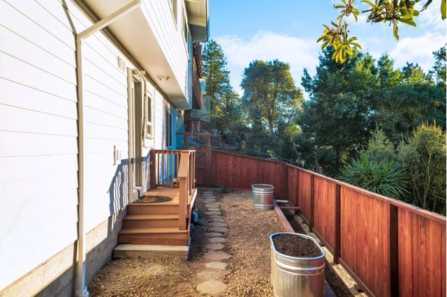 5914 Zinn Drive, Oakland, CA 94611