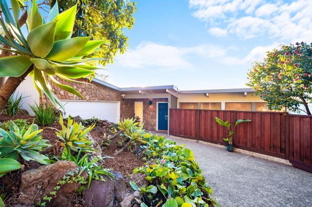 5914 Zinn Drive, Oakland, CA 94611