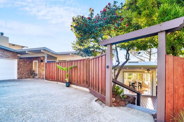 5914 Zinn Drive, Oakland, CA 94611