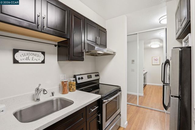 551 Jean St 104, Oakland, CA 94610