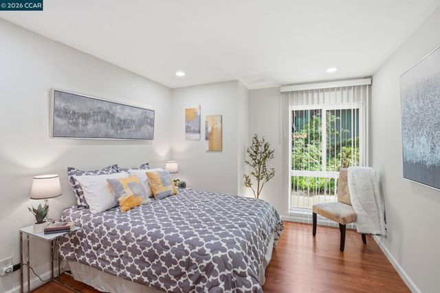551 Jean St 104, Oakland, CA 94610