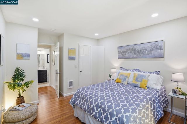 551 Jean St 104, Oakland, CA 94610