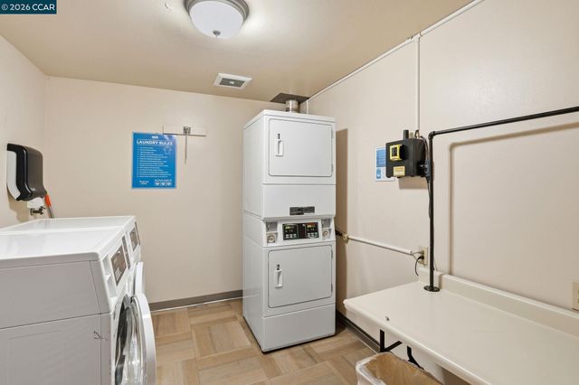 551 Jean St 104, Oakland, CA 94610