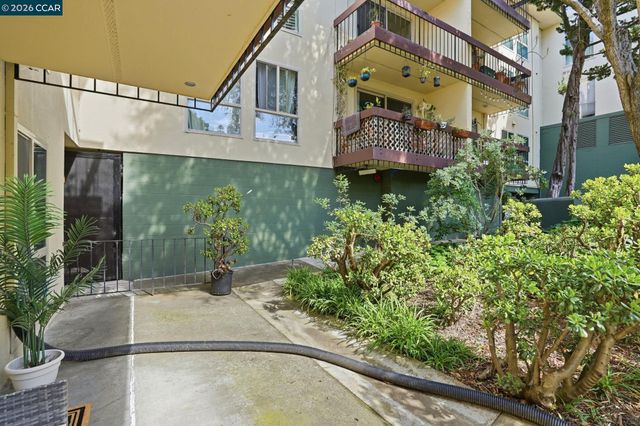 551 Jean St 104, Oakland, CA 94610