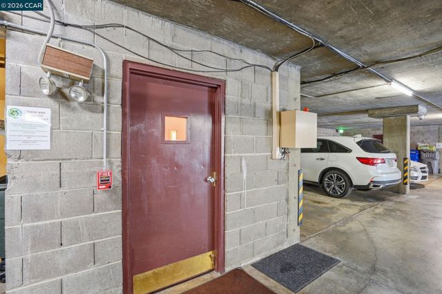 551 Jean St 104, Oakland, CA 94610