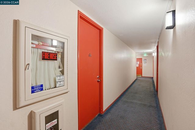 551 Jean St 104, Oakland, CA 94610