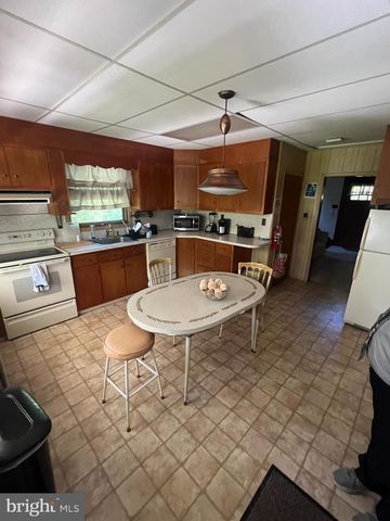 339 E BROWN ST, East Stroudsburg, PA 18301