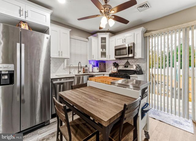 512 LAKE AVE, Williamstown, NJ 08094