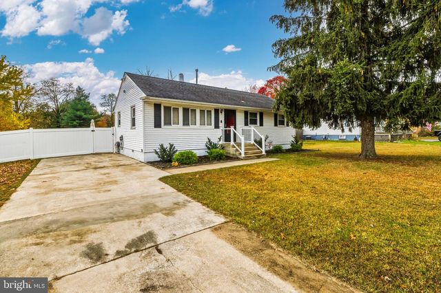 512 LAKE AVE, Williamstown, NJ 08094