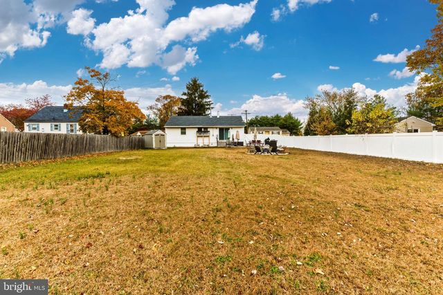 512 LAKE AVE, Williamstown, NJ 08094