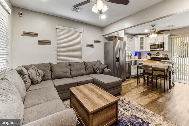 512 LAKE AVE, Williamstown, NJ 08094