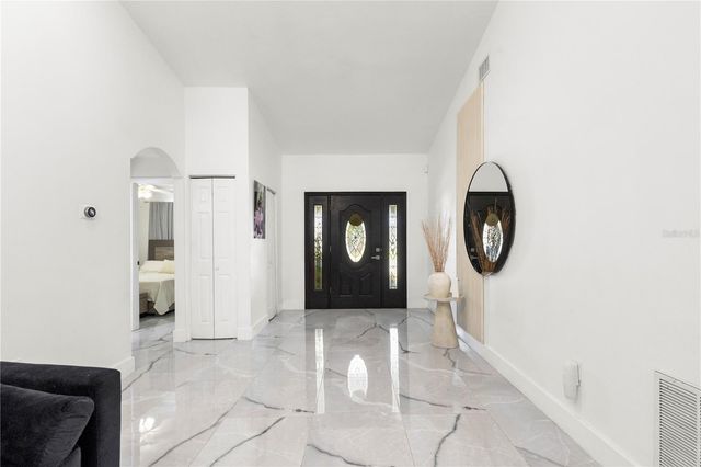 8019 N GOMEZ AVENUE, Tampa, FL 33614