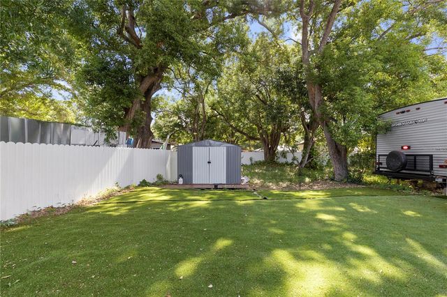 8019 N GOMEZ AVENUE, Tampa, FL 33614