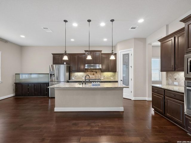 1008 Spanish Trl, New Braunfels, TX 78132