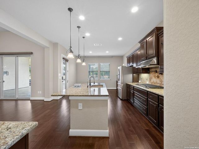 1008 Spanish Trl, New Braunfels, TX 78132