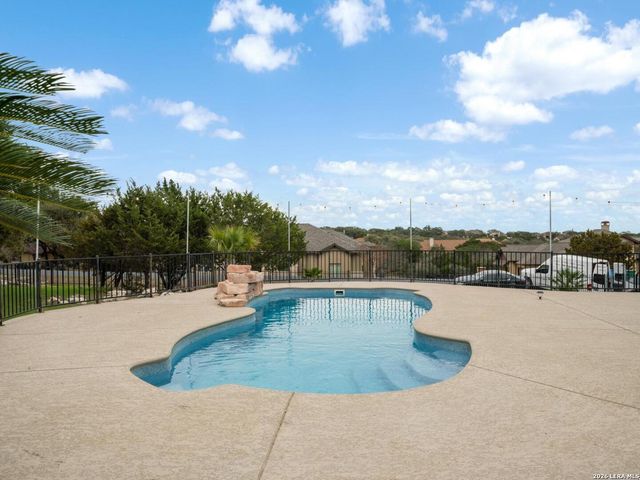 1008 Spanish Trl, New Braunfels, TX 78132