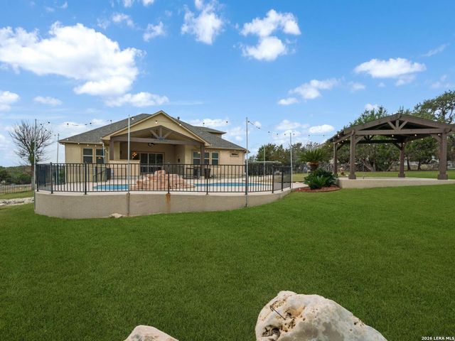 1008 Spanish Trl, New Braunfels, TX 78132