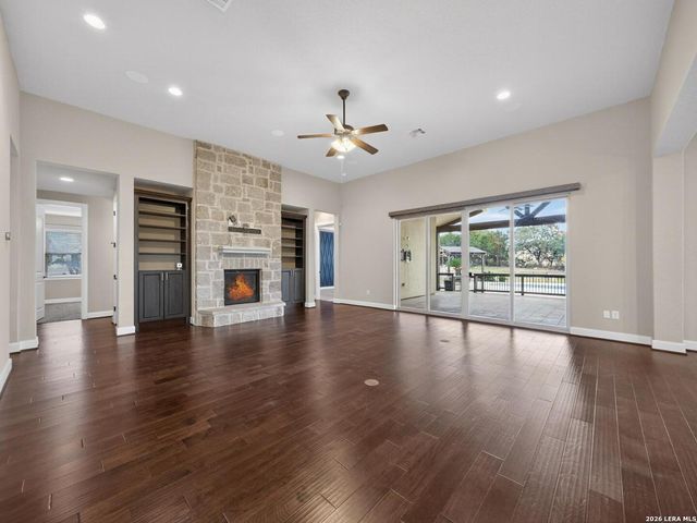 1008 Spanish Trl, New Braunfels, TX 78132