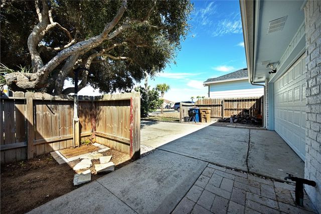 15730 Escapade St, Corpus Christi, TX 78418