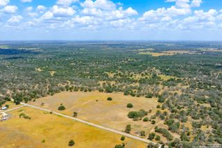 2774 County Road 320, Floresville, TX 78114