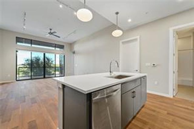 5921 Hiline RD 1203, Austin, TX 78734