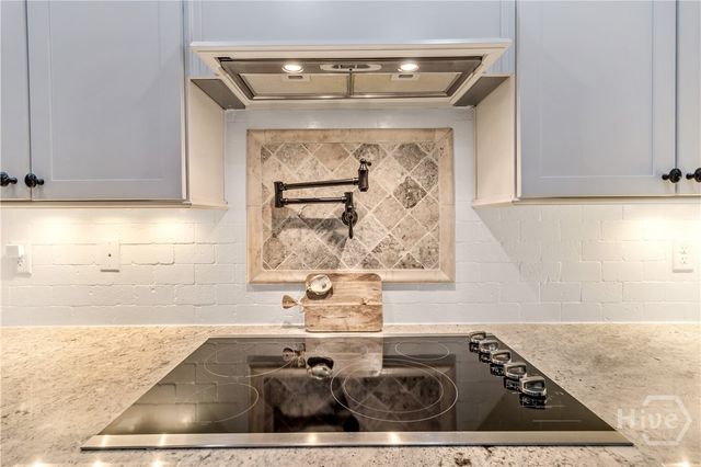 370 Blackjack Oak Drive W, Richmond Hill, GA 31324