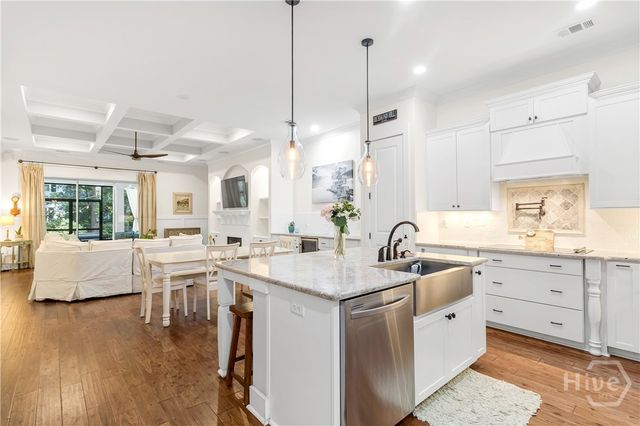 370 Blackjack Oak Drive W, Richmond Hill, GA 31324