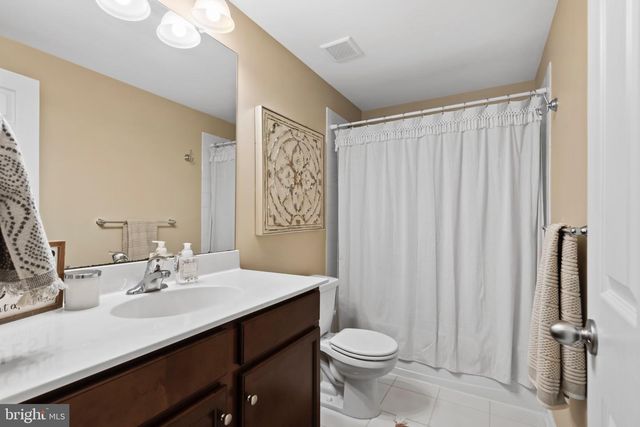 195 WESTBURY DR, Gilbertsville, PA 19525