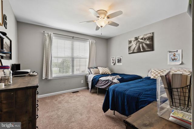 195 WESTBURY DR, Gilbertsville, PA 19525