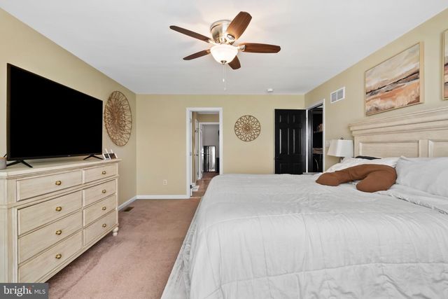 195 WESTBURY DR, Gilbertsville, PA 19525