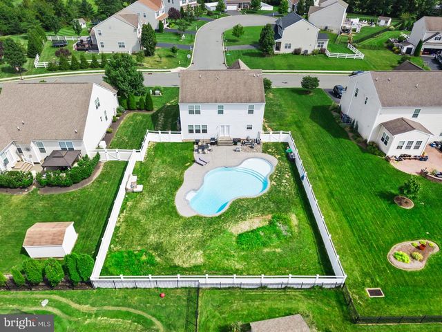 195 WESTBURY DR, Gilbertsville, PA 19525