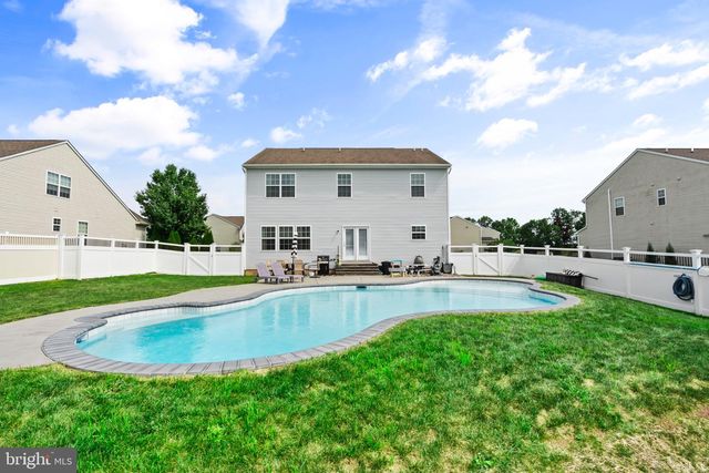 195 WESTBURY DR, Gilbertsville, PA 19525
