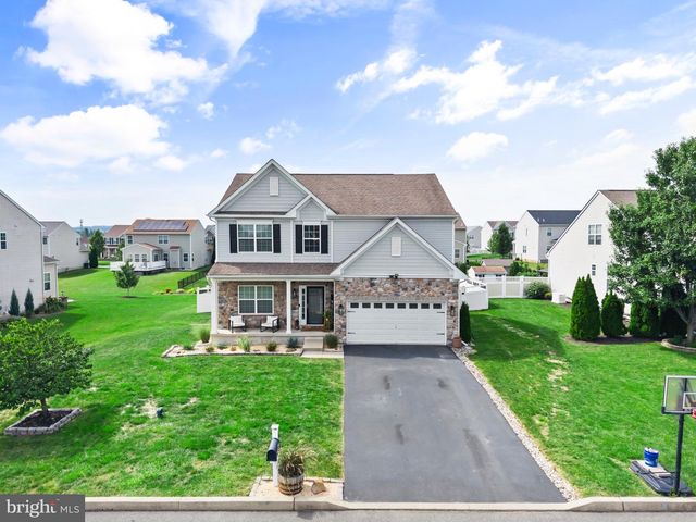 195 WESTBURY DR, Gilbertsville, PA 19525