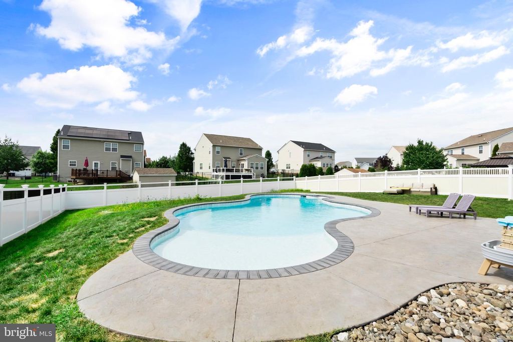 195 WESTBURY DR, GILBERTSVILLE, PA 19525 — photo 3
