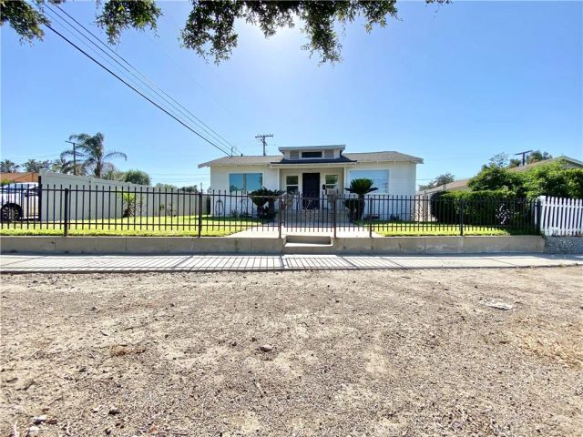 412 E Grand Boulevard, Corona, CA 92879
