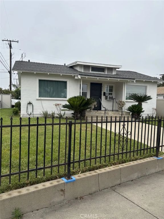 412 E Grand Boulevard, Corona, CA 92879