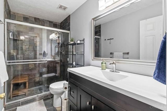 125 Paddle Wheel Drive, New Richmond, OH 45157