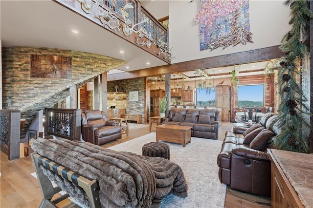 496 Madison 1556, Eureka Springs, AR 72632