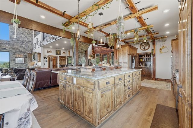 496 Madison 1556, Eureka Springs, AR 72632
