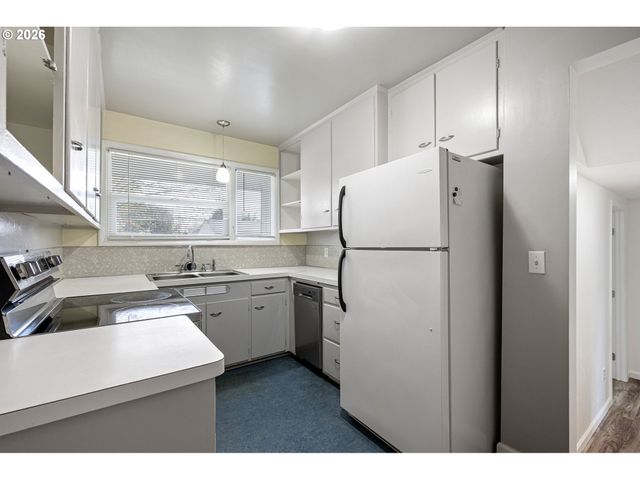 1565 LINWOOD St, Eugene, OR 97404