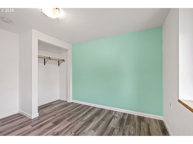 1565 LINWOOD St, Eugene, OR 97404