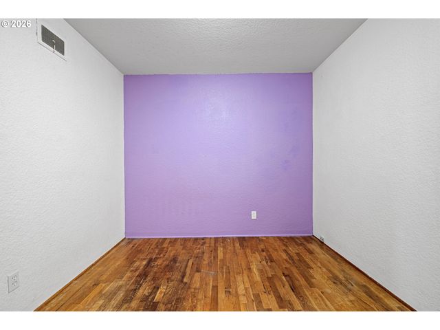 1565 LINWOOD St, Eugene, OR 97404