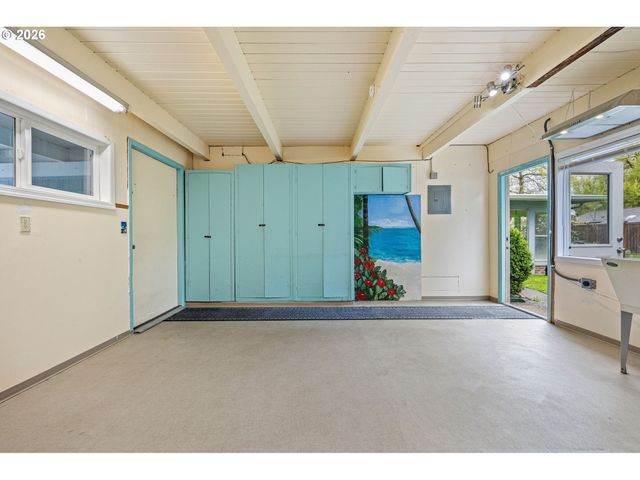 1565 LINWOOD St, Eugene, OR 97404